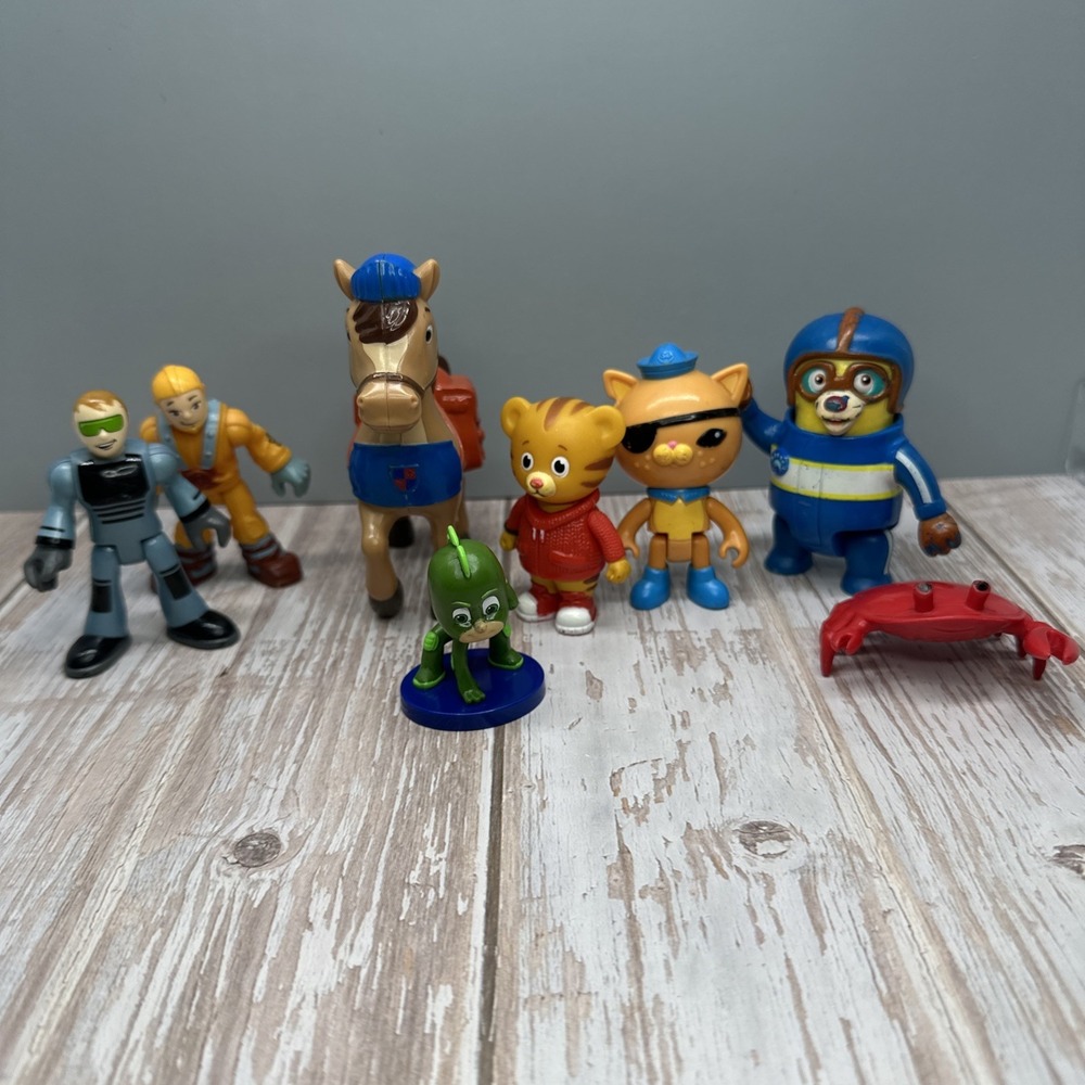 Lot Of Preschool Figure -‎ Assorted Random Figures - Toy Box Clean Out